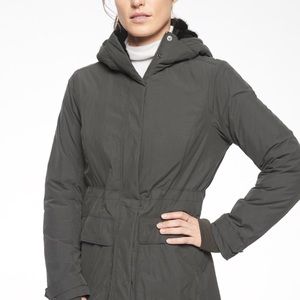 Athleta District Primaloft Parka. Arbor Olive, S